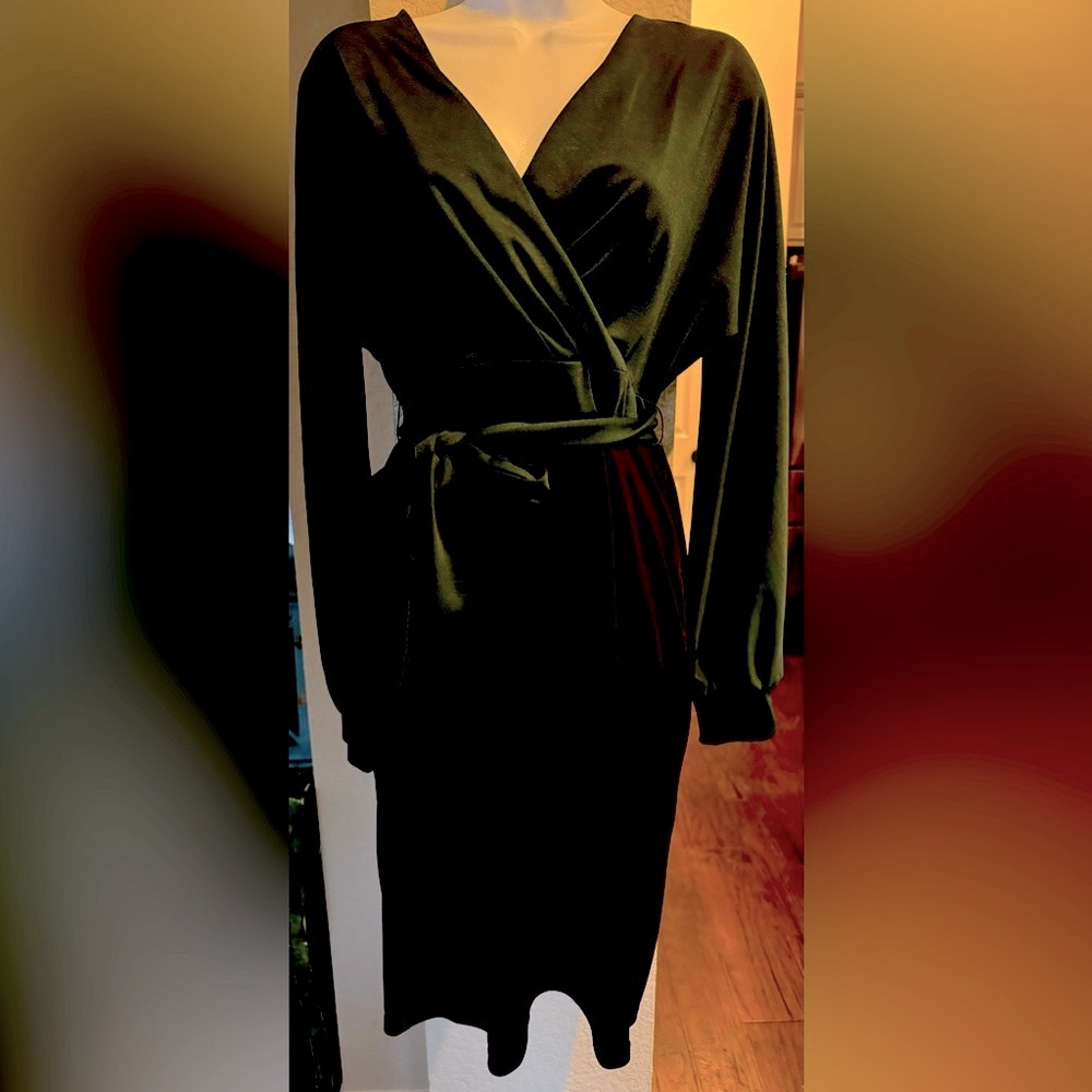 Beautiful pencil skirt dress!